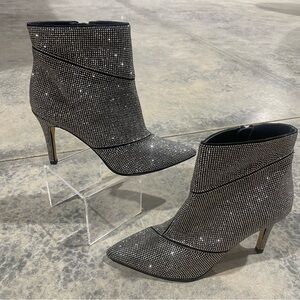 White House Black Market- SZ 7.5 NWOT Rhinestone Booties